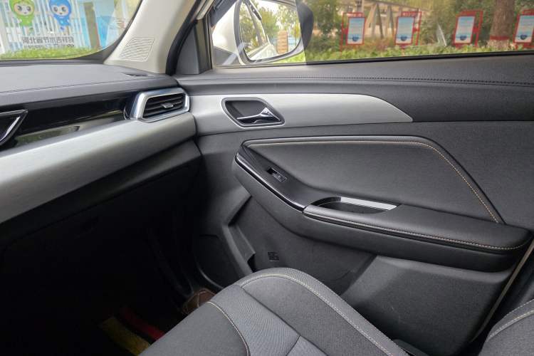 Used BAIC Beijing X3 2019 1.5T CVT Glory Edition Interior 9