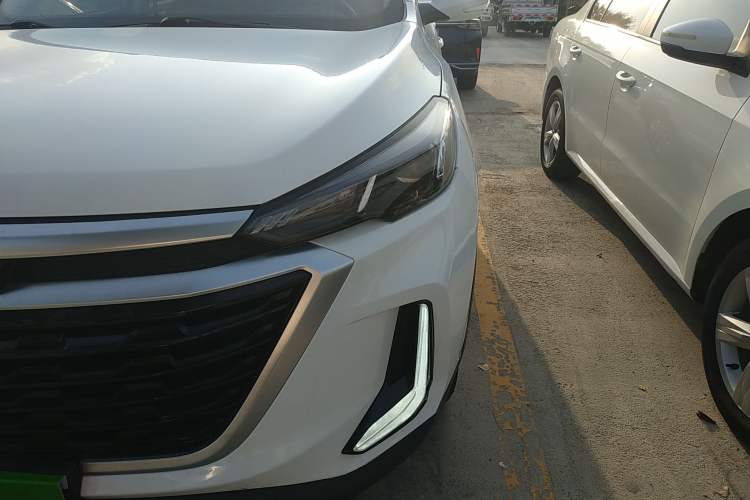 Used BAIC Beijing X3 2019 1.5T CVT Glory Edition Left Front Headlight
