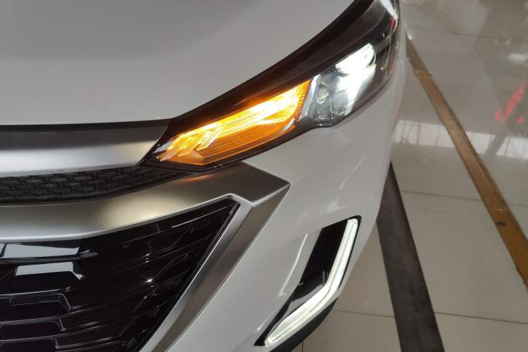 Used BAIC Beijing X3 2019 1.5T CVT Glory Edition Left Front Headlight