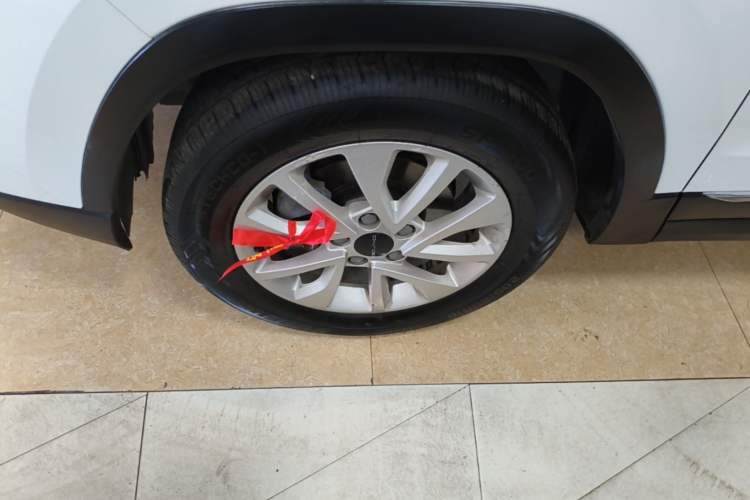 Used BAIC Beijing X3 2019 1.5L Manual Glory Edition Left Front Wheel Hub