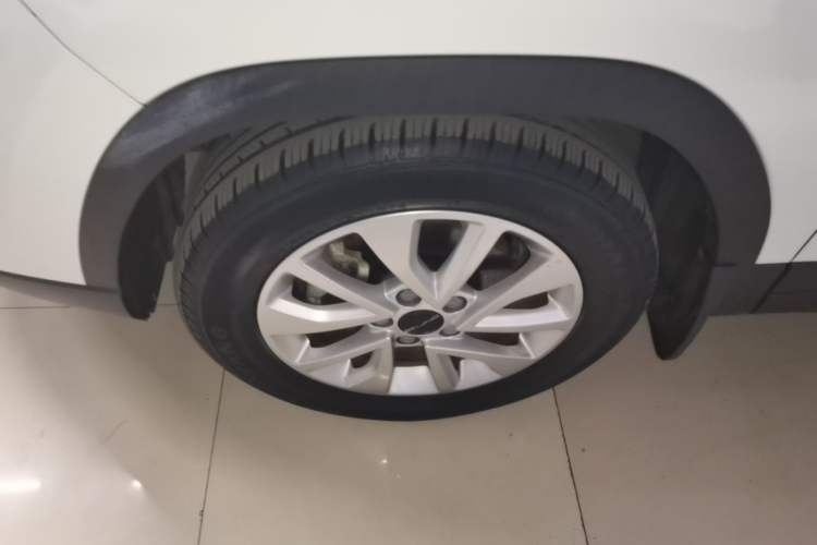 Used BAIC Beijing X3 2019 1.5T Manual Glory Edition Left Front Wheel Hub