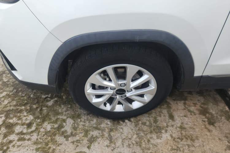 Used BAIC Beijing X3 2019 1.5T Manual Glory Edition Left Front Wheel Hub