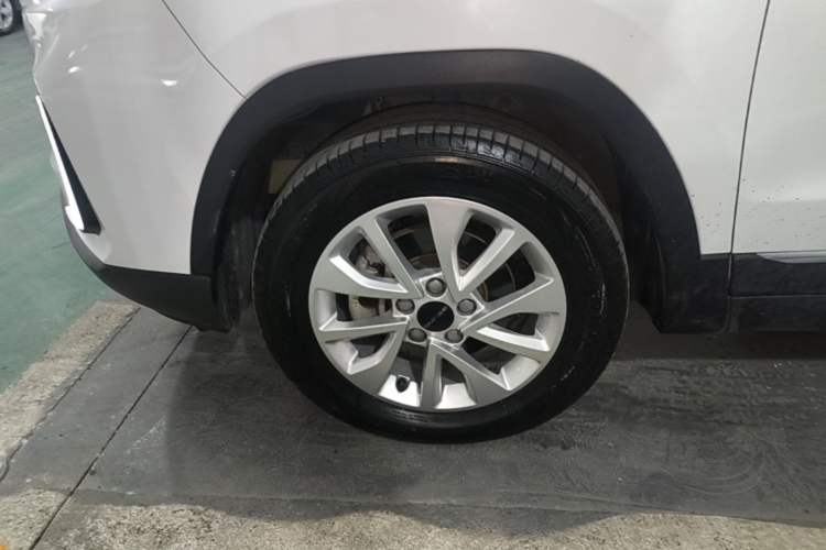 Used BAIC Beijing X3 2019 1.5T Manual Glory Edition Left Front Wheel Hub
