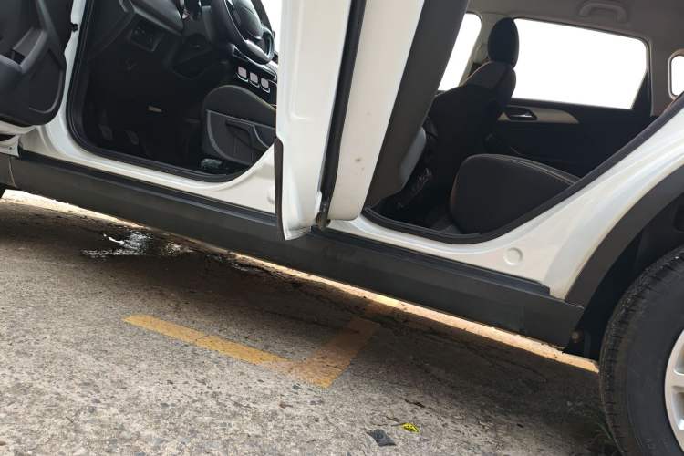 Used BAIC Beijing X3 2019 1.5T Manual Glory Edition Left Side Sill