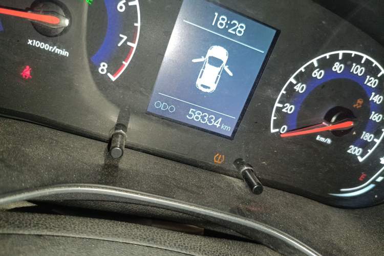 Used BAIC Beijing X3 2019 1.5T Manual Glory Edition Odometer Close Up