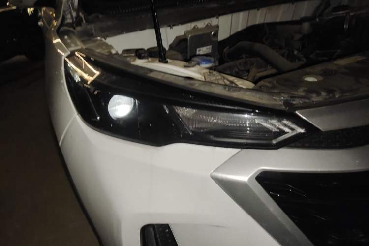 Used BAIC Beijing X3 2019 1.5T Manual Glory Edition Right Front Headlight