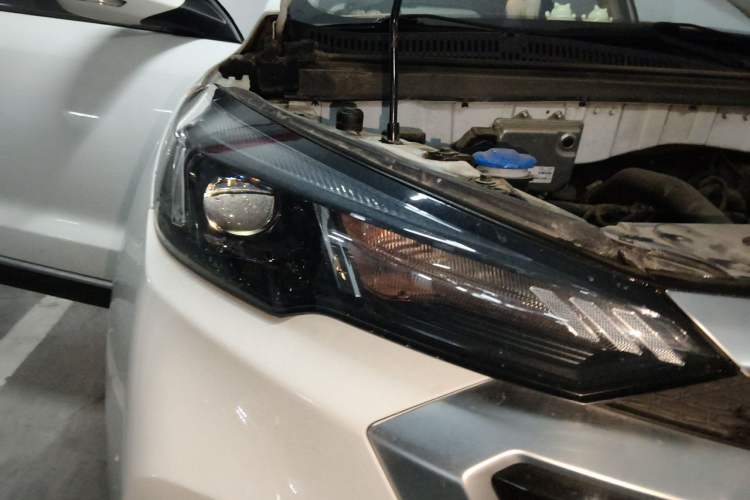 Used BAIC Beijing X3 2019 1.5T CVT Glory Edition Right Front Headlight