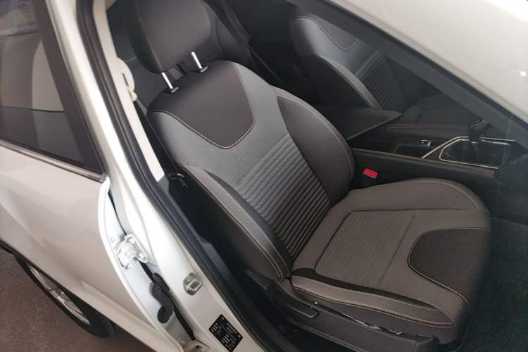 Used BAIC Beijing X3 2019 1.5T Manual Glory Edition Right Front Seat