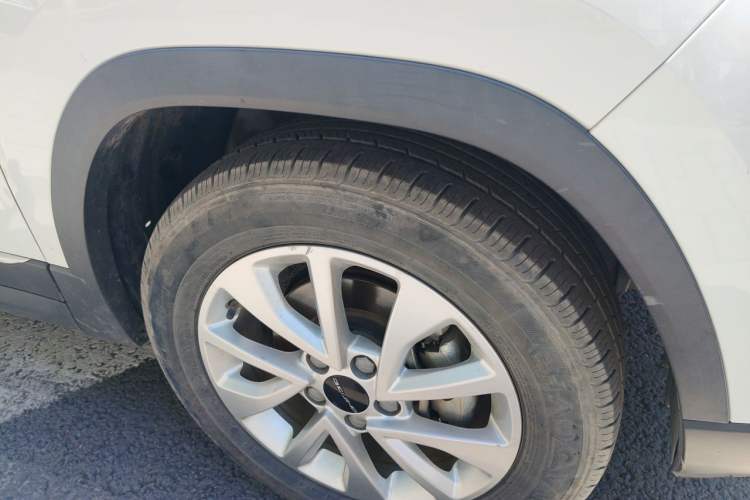 Used BAIC Beijing X3 2019 1.5T Manual Glory Edition Right Front Wheel Hub