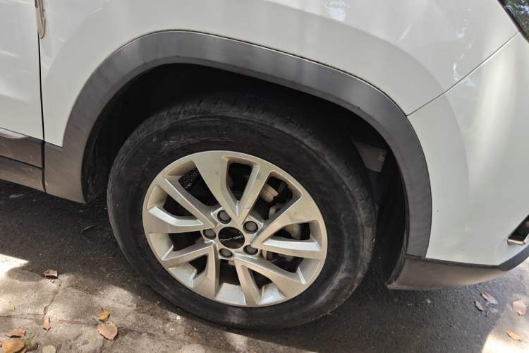 Used BAIC Beijing X3 2019 1.5T Manual Glory Edition Right Front Wheel Hub