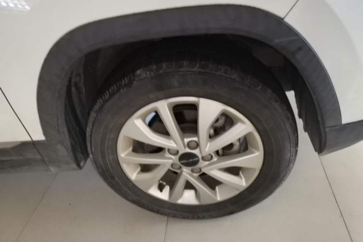 Used BAIC Beijing X3 2019 1.5T CVT Glory Edition Right Front Wheel Hub