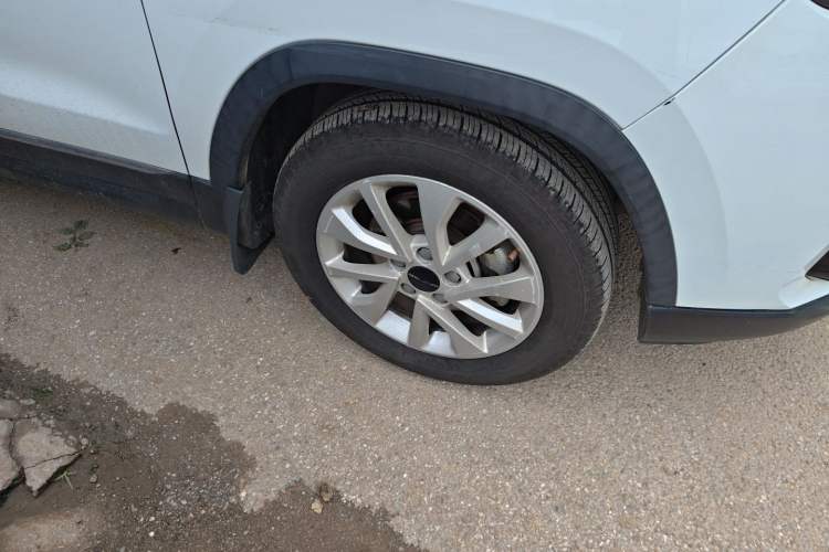 Used BAIC Beijing X3 2019 1.5T Manual Glory Edition Right Front Wheel Hub