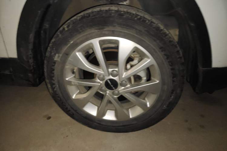 Used BAIC Beijing X3 2019 1.5T Manual Glory Edition Right Front Wheel Hub
