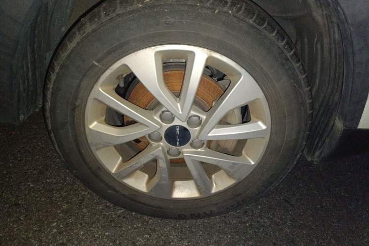 Used BAIC Beijing X3 2019 1.5T Manual Glory Edition Right Front Wheel Hub