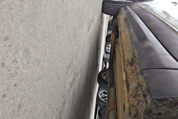 Used BAIC Beijing X3 2019 1.5T CVT Glory Edition Right Side Sill