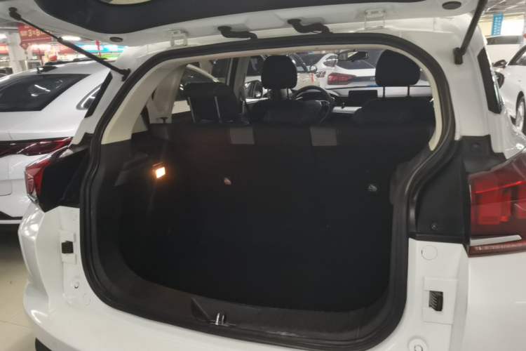 Used BAIC Beijing X3 2019 1.5T Manual Glory Edition Trunk