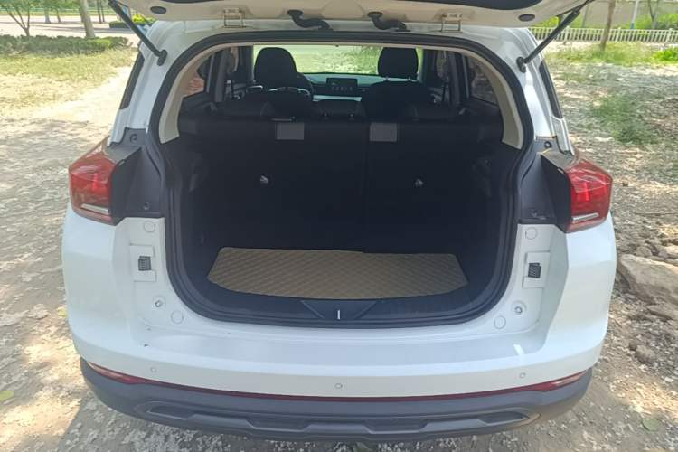Used BAIC Beijing X3 2019 1.5T CVT Glory Edition Trunk