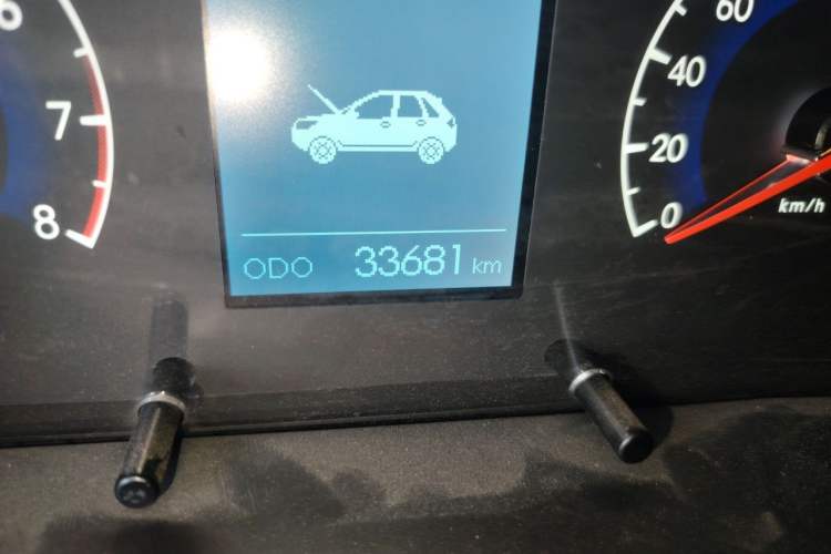 Used BAIC Beijing X3 2021 1.5T CVT Glory Edition Odometer Close Up