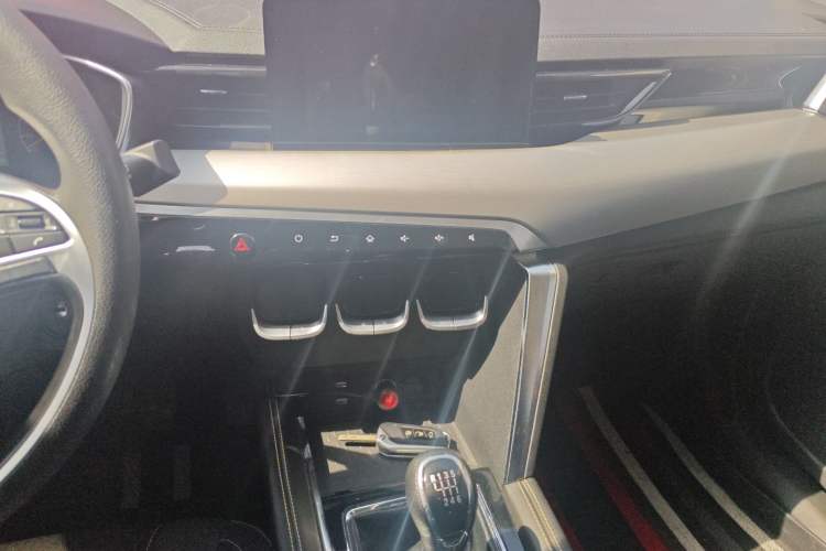 Used BAIC Beijing X3 2021 1.5T Manual Glory Edition Audio And AC Panel