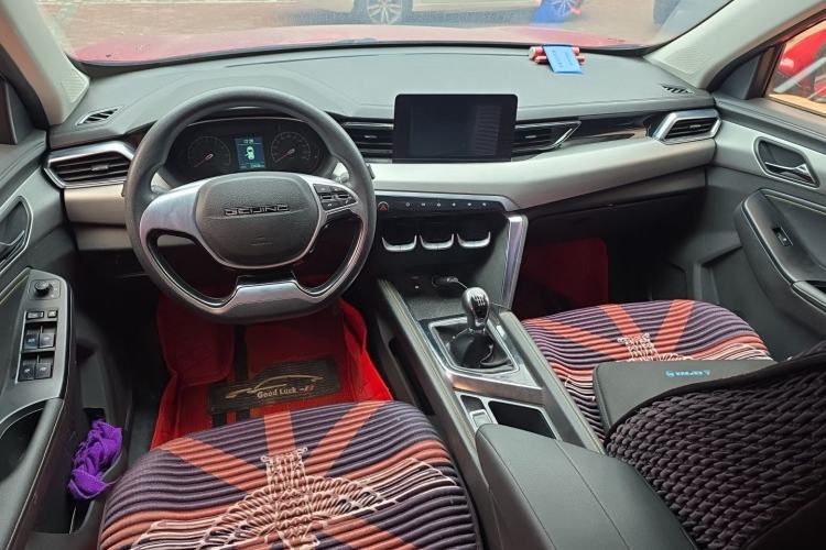 Used BAIC Beijing X3 2021 1.5T Manual Glory Edition Center Console