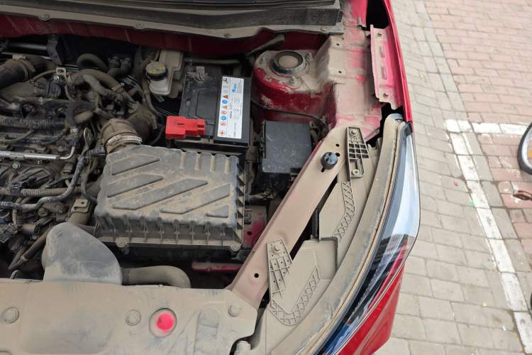 Used BAIC Beijing X3 2021 1.5T Manual Glory Edition Engine Bay Left