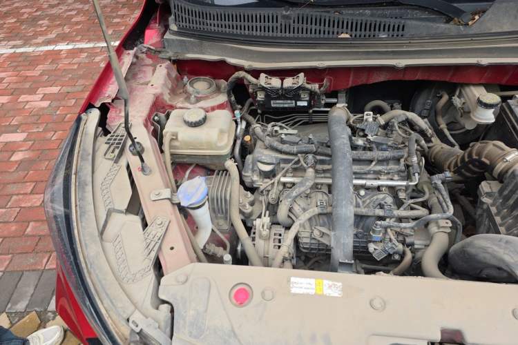 Used BAIC Beijing X3 2021 1.5T Manual Glory Edition Engine Bay Right