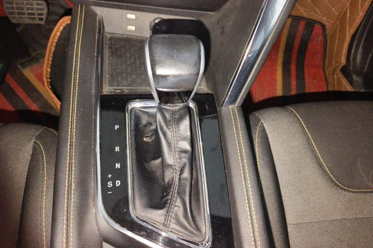 Used BAIC Beijing X3 2021 1.5T CVT Glory Edition Gear Lever