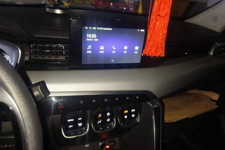 Used BAIC Beijing X3 2021 1.5T CVT Glory Edition Audio And AC Panel