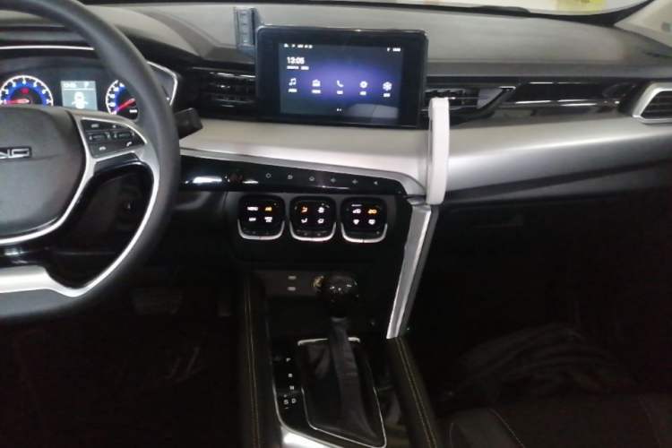 Used BAIC Beijing X3 2021 1.5T CVT Glory Edition Audio And AC Panel