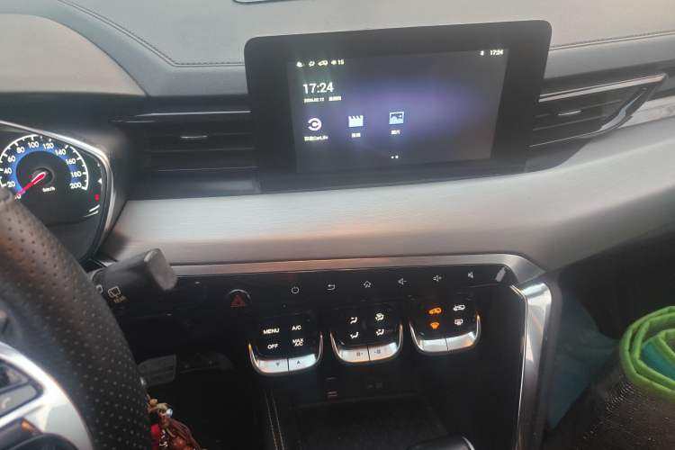 Used BAIC Beijing X3 2021 1.5T CVT Glory Edition Audio And AC Panel