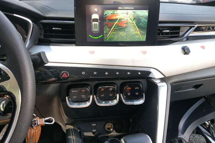 Used BAIC Beijing X3 2021 1.5T CVT Glory Edition Audio And AC Panel