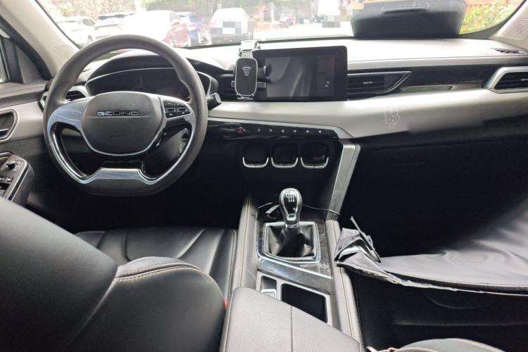 Used BAIC Beijing X3 2021 1.5T Manual Glory Edition Center Console