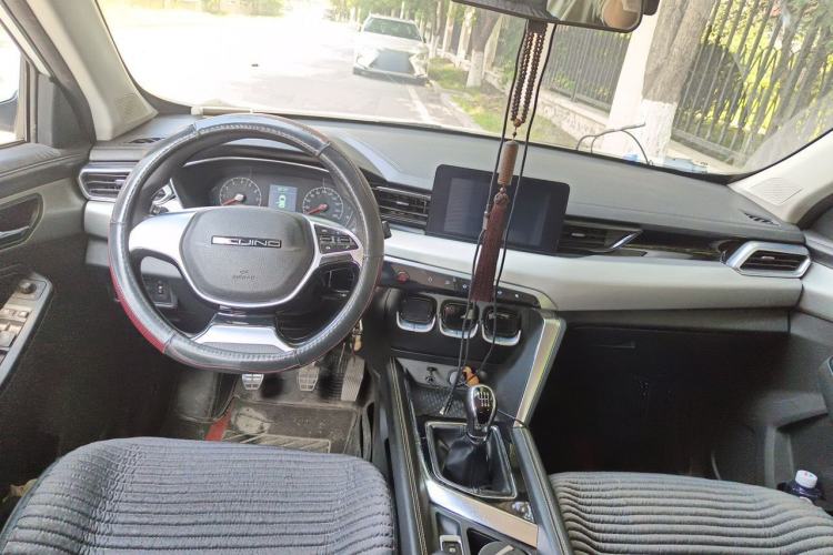 Used BAIC Beijing X3 2021 1.5T Manual Glory Edition Center Console