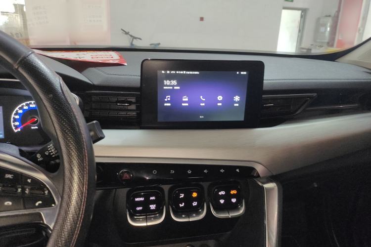 Used BAIC Beijing X3 2021 1.5T Manual Glory Edition Center Console