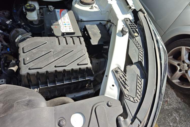 Used BAIC Beijing X3 2021 1.5T CVT Glory Edition Engine Bay Left