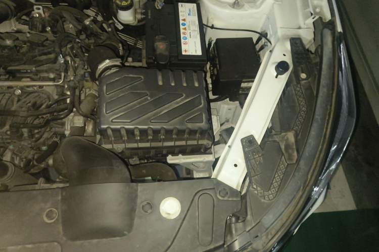 Used BAIC Beijing X3 2021 1.5T CVT Glory Edition Engine Bay Left