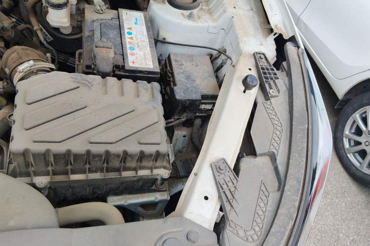 Used BAIC Beijing X3 2021 1.5T CVT Glory Edition Engine Bay Left