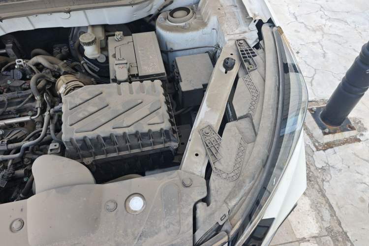 Used BAIC Beijing X3 2021 1.5T CVT Glory Edition Engine Bay Left