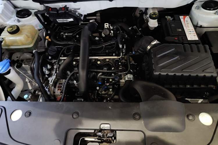 Used BAIC Beijing X3 2021 1.5T Manual Glory Edition Engine Bay