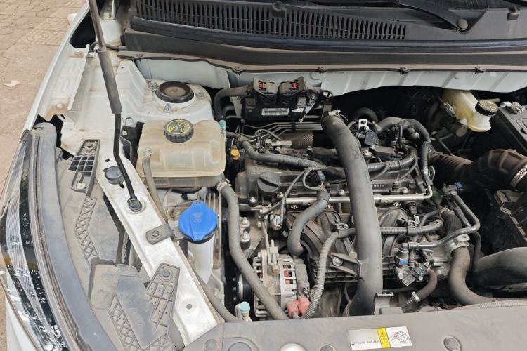 Used BAIC Beijing X3 2021 1.5T Manual Glory Edition Engine Bay Right