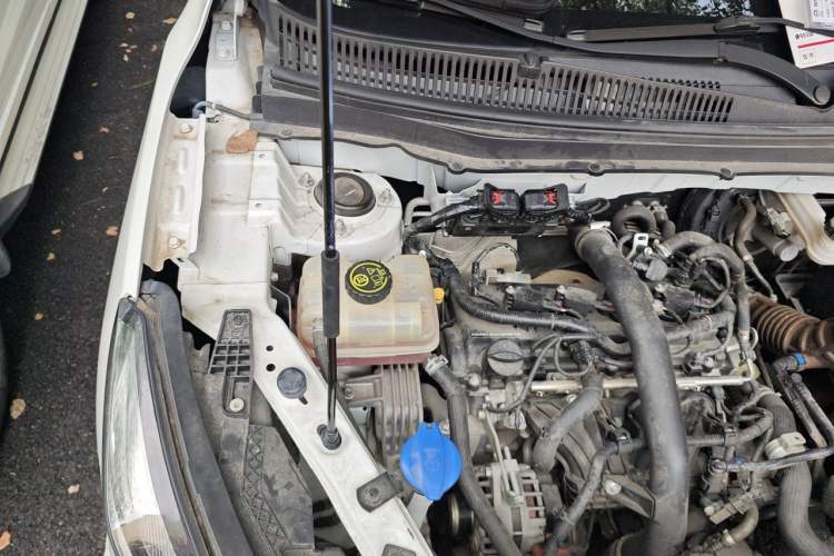 Used BAIC Beijing X3 2021 1.5T Manual Glory Edition Engine Bay Right