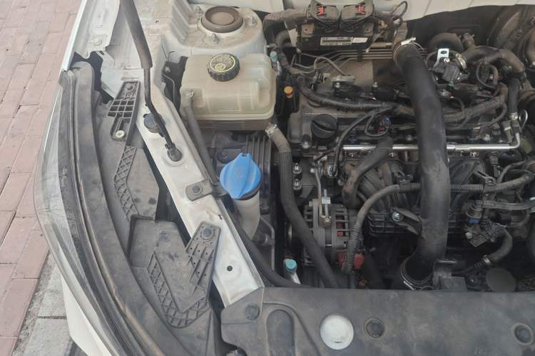 Used BAIC Beijing X3 2021 1.5T CVT Glory Edition Engine Bay Right