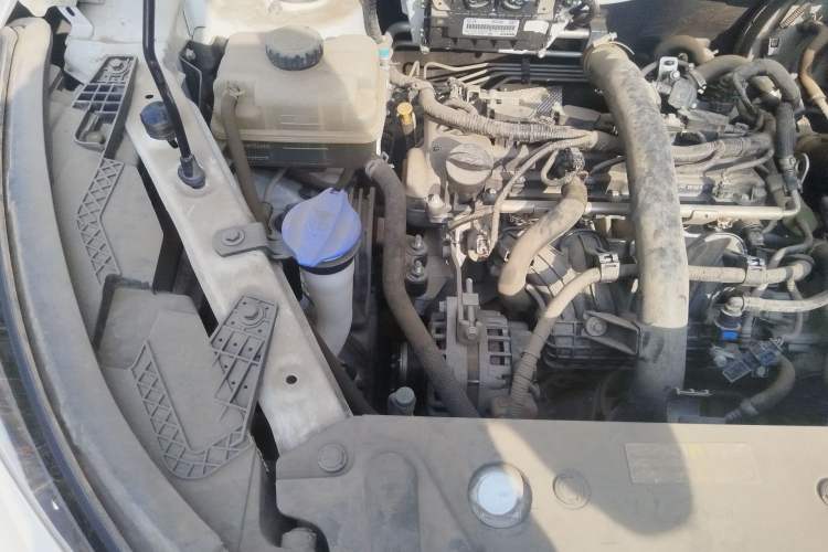 Used BAIC Beijing X3 2021 1.5T Manual Glory Edition Engine Bay Right