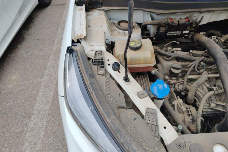 Used BAIC Beijing X3 2021 1.5T CVT Glory Edition Engine Bay Right