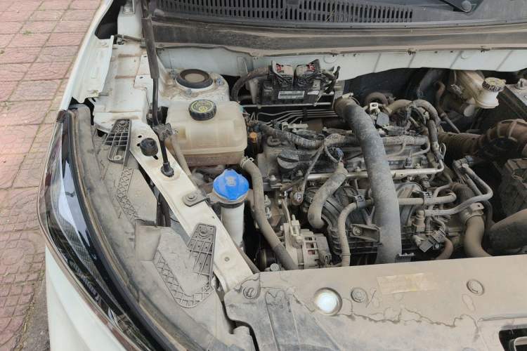 Used BAIC Beijing X3 2021 1.5T Manual Glory Edition Engine Bay Right
