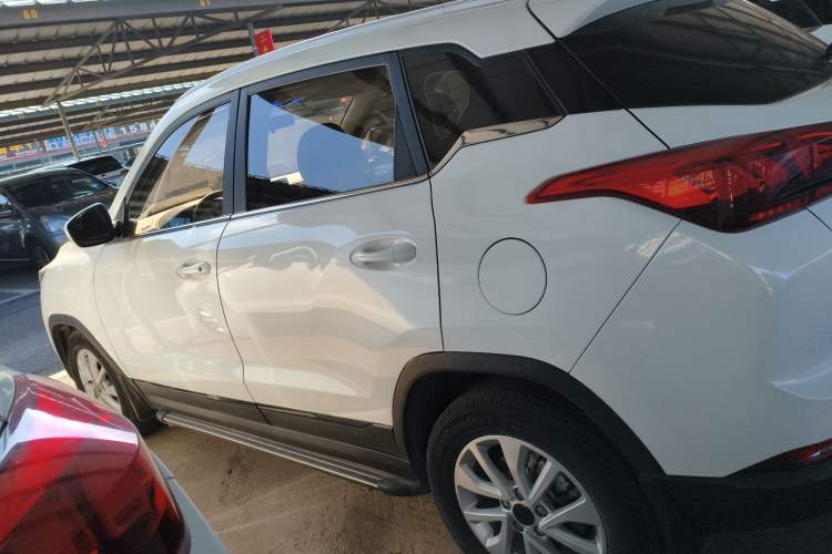 Used BAIC Beijing X3 2021 1.5T CVT Glory Edition Exterior 3