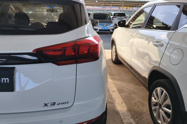 Used BAIC Beijing X3 2021 1.5T CVT Glory Edition Exterior 6