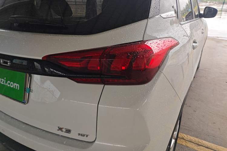 Used BAIC Beijing X3 2021 1.5T CVT Glory Edition Exterior 6