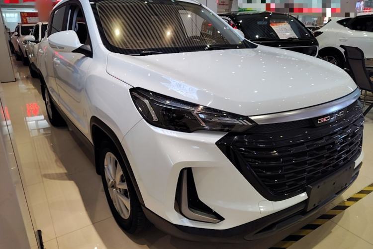 Used BAIC Beijing X3 2021 1.5T Manual Glory Edition Front Right 45 Deg
