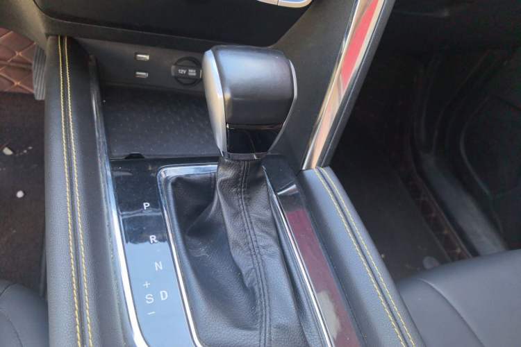 Used BAIC Beijing X3 2021 1.5T CVT Glory Edition Gear Lever